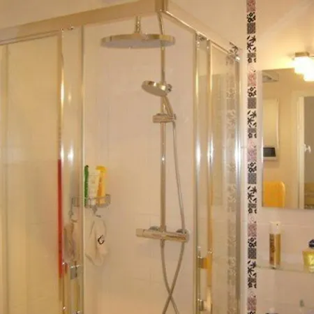 Daire Avec Piscine, Tennis, Parking Et Acces Direct - - Fr-1-610-30 *