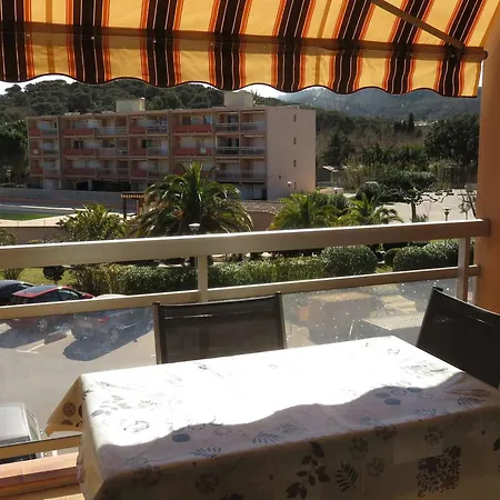 Avec Piscine, Tennis, Parking Et Acces Direct - - Fr-1-610-30